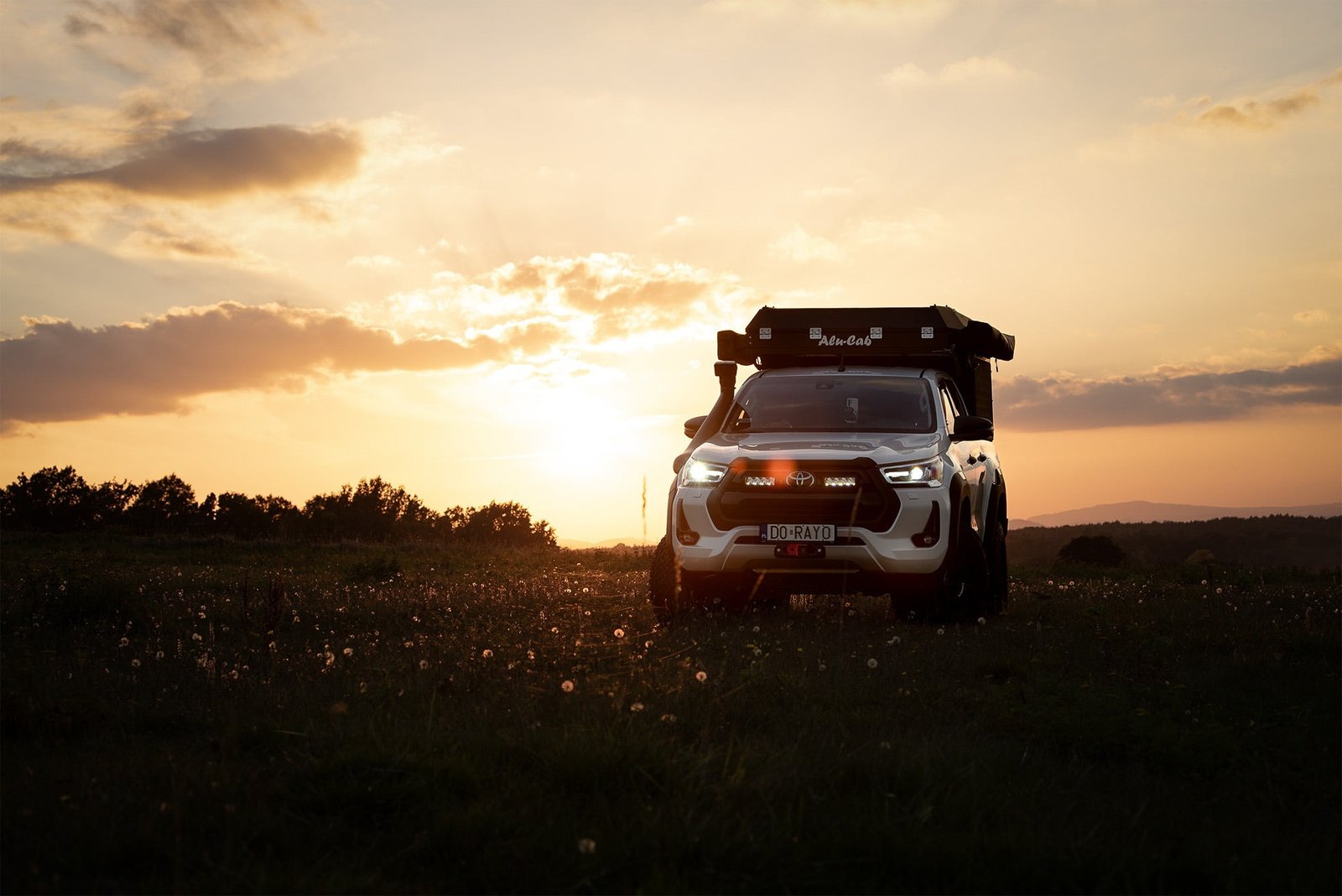 Toyota Hilux by Rayo Off-road Centrum