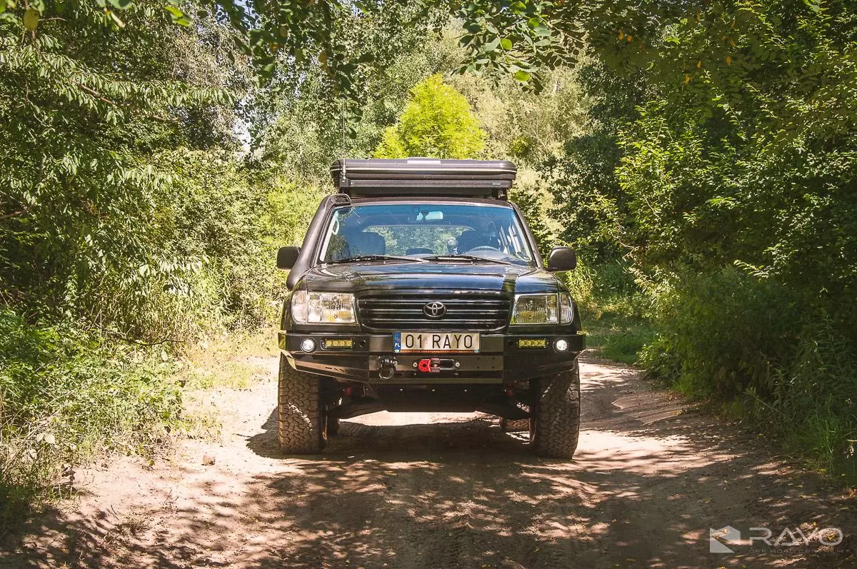 #10 Toyota Land Cruiser 100 by RAYO off road centrum 4x4