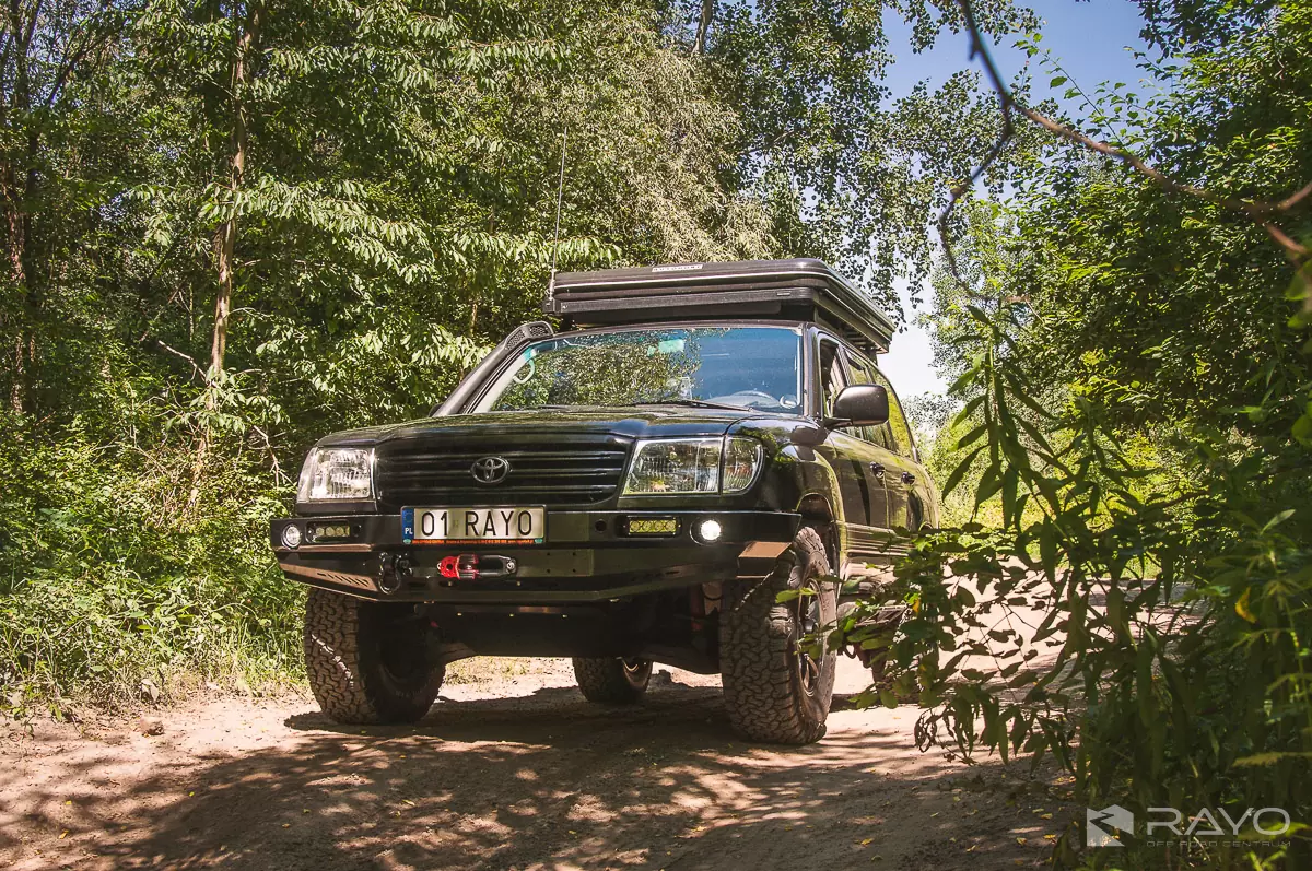 #10 Toyota Land Cruiser 100 by RAYO off road centrum 4x4