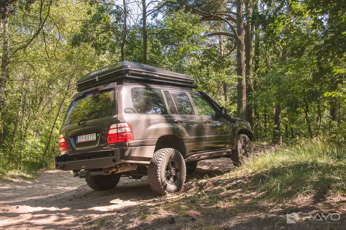 #10 Toyota Land Cruiser 100 by RAYO off road centrum 4x4