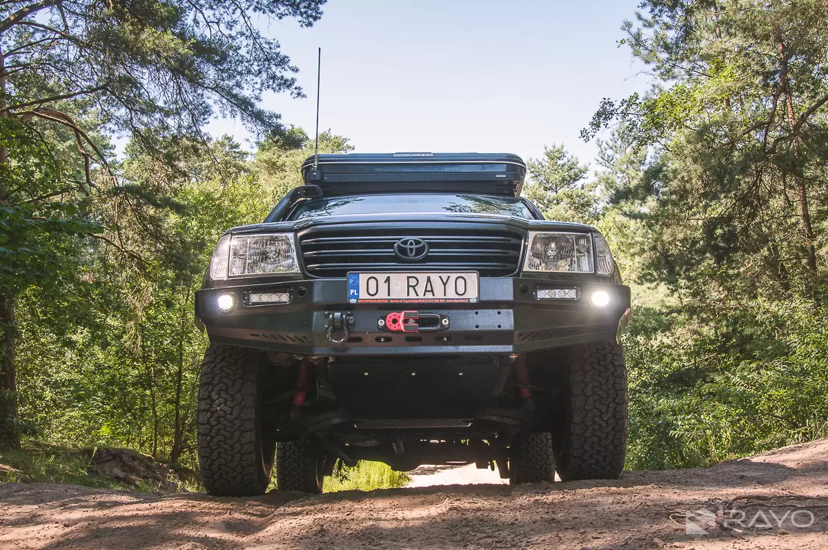 #10 Toyota Land Cruiser 100 by RAYO off road centrum 4x4