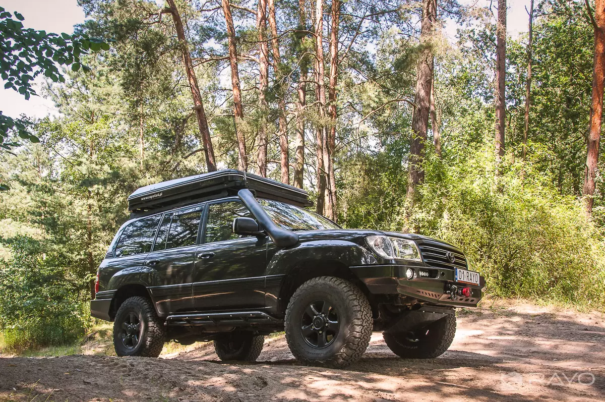 #10 Toyota Land Cruiser 100 by RAYO off road centrum 4x4