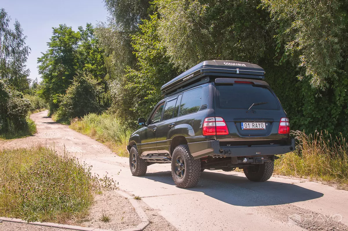 #10 Toyota Land Cruiser 100 by RAYO off road centrum 4x4
