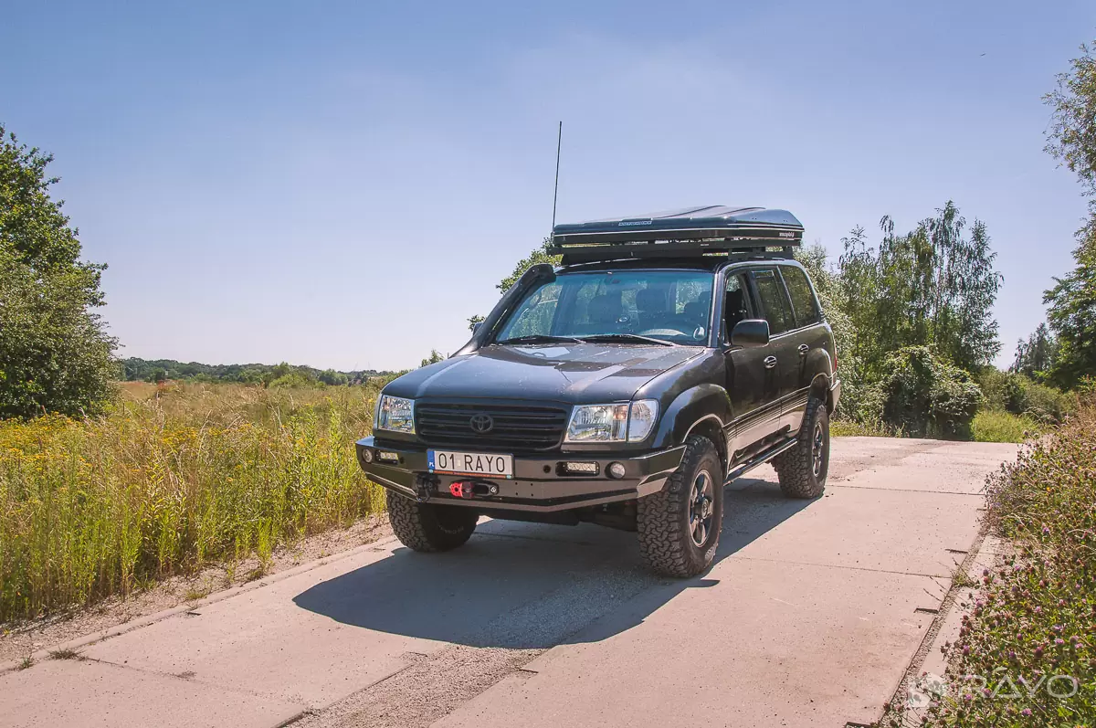 #10 Toyota Land Cruiser 100 by RAYO off road centrum 4x4