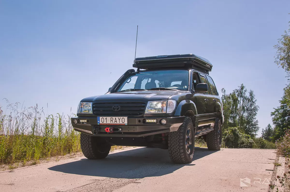 #10 Toyota Land Cruiser 100 by RAYO off road centrum 4x4