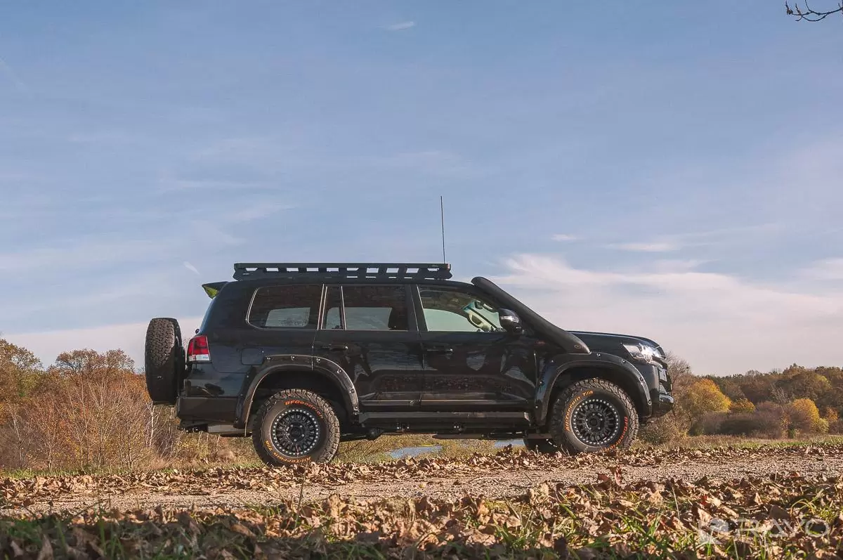 #12 Toyota Land Cruiser 200 by RAYO off road centrum 4x4