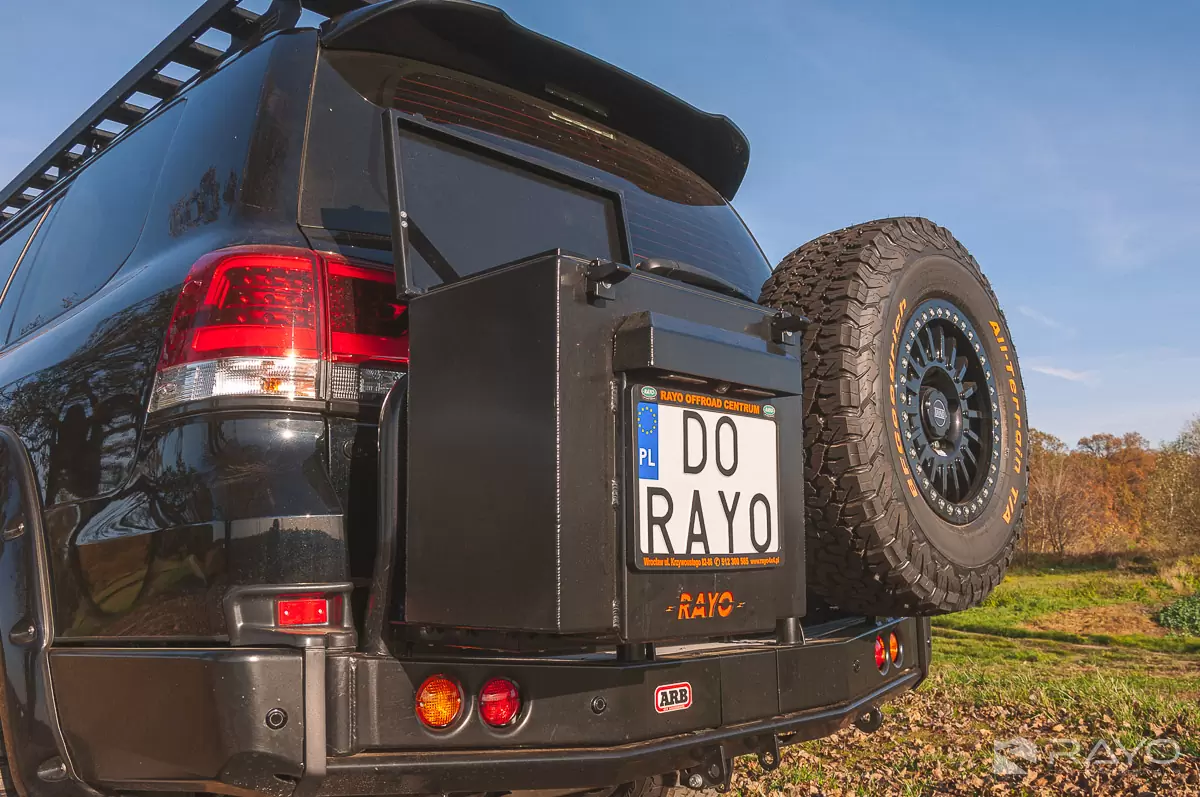 #12 Toyota Land Cruiser 200 by RAYO off road centrum 4x4